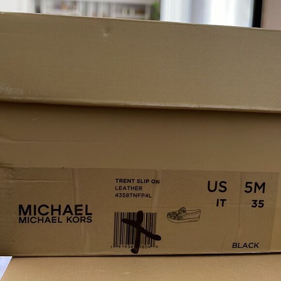 Michael Kors Women’s Trent Slip Leather Black - Picture 6 of 12